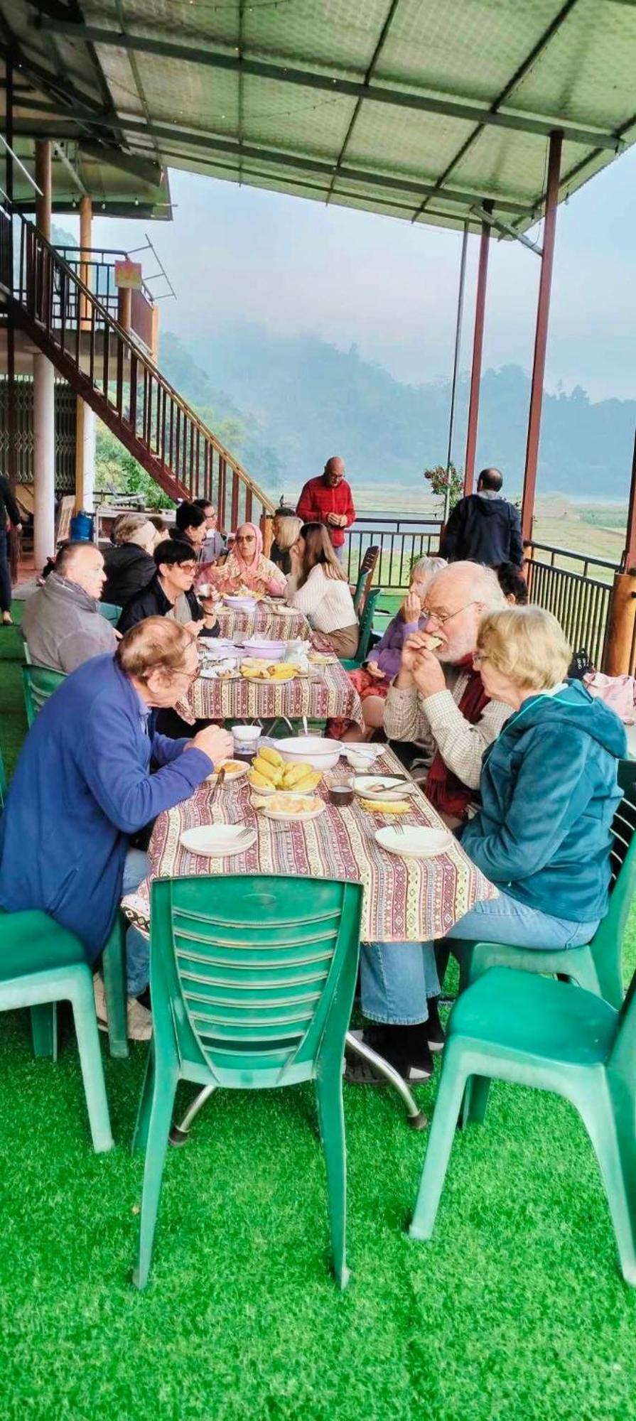 Ba Be Homestay - Nha Nghi Tran Thuc Bac Kan 外观 照片